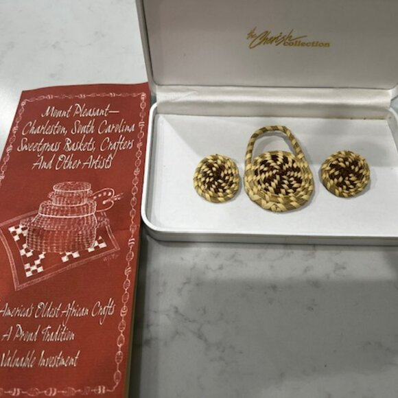 Charleston, SC handmade Sweetgrass pin and earrings - Picture 3 of 3